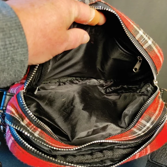 A RED PLAID PURSE⭐ - Picture 8 of 10